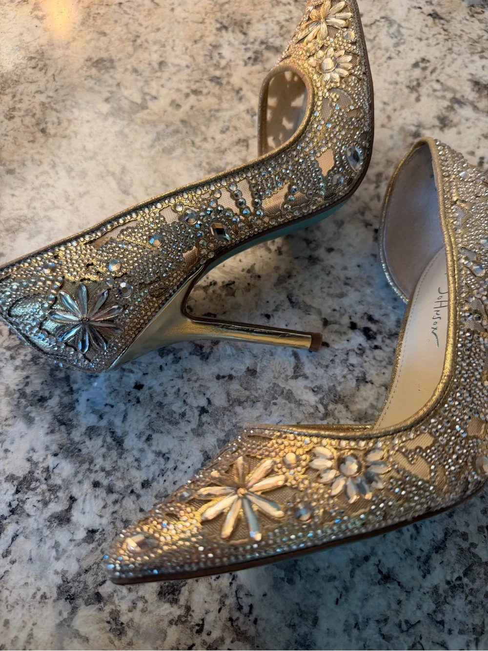 Betsey Johnson Gold Beaded Floral Pointed-Toe Pumps Wedding Gems 💎 Blue Bottom